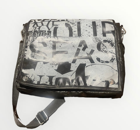 HUDSON SUSTAINABLE AND WATERPROOF CROSSBODY BAG.